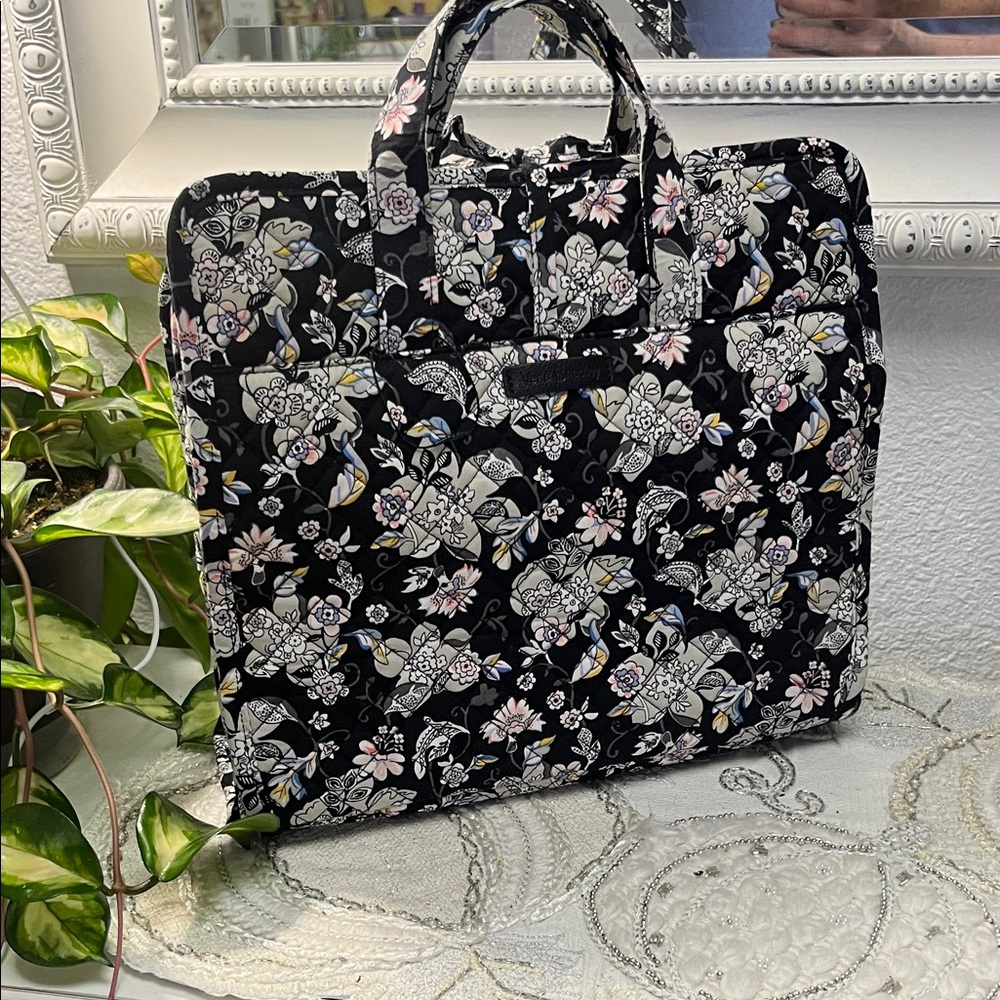 NWOT  Vera Bradley Iconic Grand Hanging Organizer - Picture 2 of 16